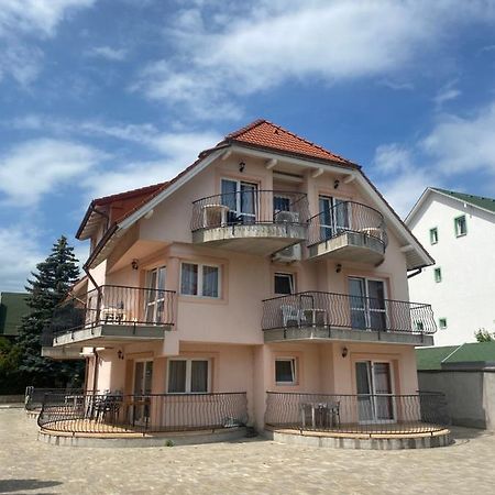 Abigél Apartmanház Balatonfüred Esterno foto
